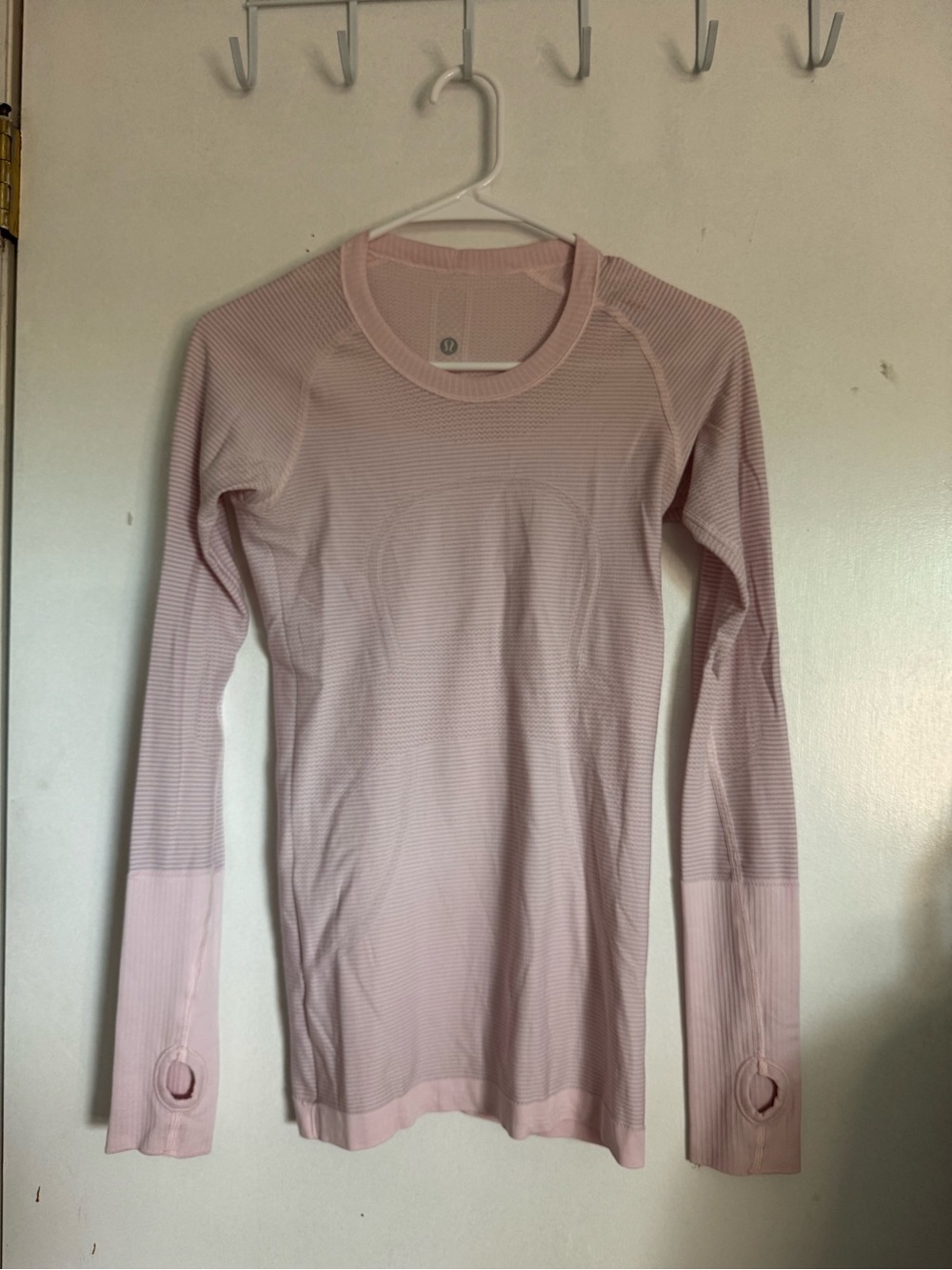 lululemon athletica Women’s Light Pink Long Sleeve Top